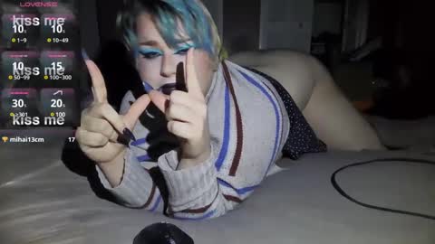 Snapshot of curvygothfemboy chatting on February 13, 7:03 am Curvygothfemboy online show from February 13, 7:03 am