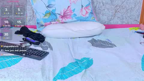 curvyhomebebe online show from February 3, 6:40 am