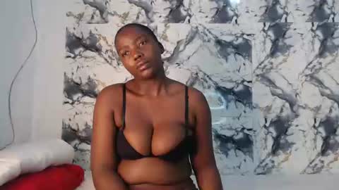 curvyj255 online show from June 21, 8:33 pm