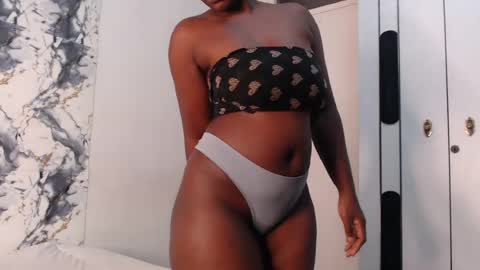 curvyj255 online show from July 28, 7:39 pm