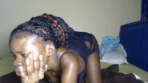 curvyjoan online show from November 12, 10:04 am