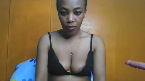 curvylyin online show from November 3, 3:13 pm