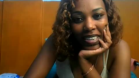 curvylyin online show from May 9, 1:27 pm