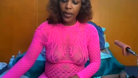 curvylyin online show from May 11, 11:27 am
