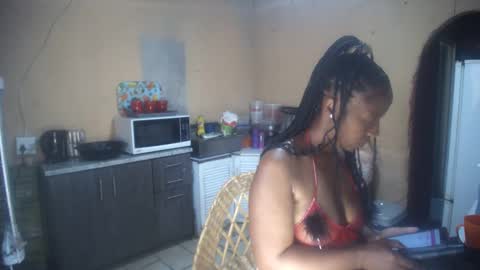 Snapshot of curvypear76x chatting on October 22, 8:47 am curvypear76x online show from October 22, 8:47 am