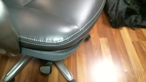 Snapshot of cutandwaxed2 chatting on December 14, 2:31 pm BI SMOOTH MATURE SUB online show from December 14, 2:31 pm