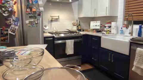 Snapshot of cutcollection chatting on February 9, 3:32 am CutCollection online show from February 9, 3:32 am