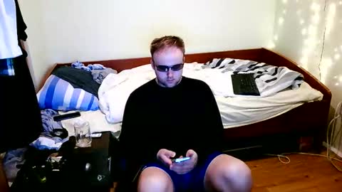 cute69696969 online show from April 3, 9:24 pm