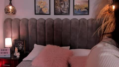 Snapshot of cute__cherry_ chatting on April 18, 7:18 pm Amber online show from April 18, 7:18 pm