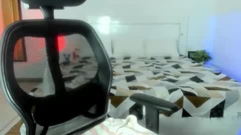 Alisha online show from March 18, 6:00 pm