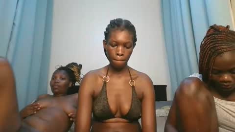 Snapshot of cute_angel11 chatting on November 19, 9:59 pm angel online show from November 19, 9:59 pm