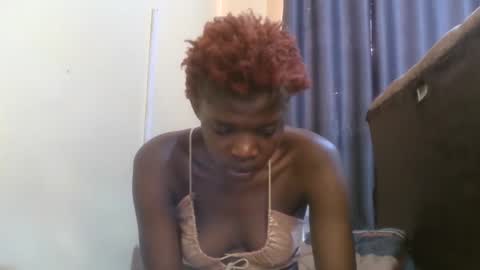 Snapshot of cute_banice chatting on December 24, 1:28 pm cute_banice online show from December 24, 1:28 pm