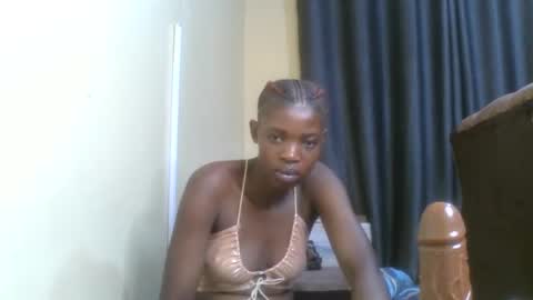 Snapshot of cute_banice chatting on January 6, 5:27 pm cute_banice online show from January 6, 5:27 pm