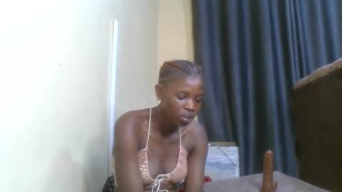 Snapshot of cute_banice chatting on January 6, 8:39 pm cute_banice online show from January 6, 8:39 pm