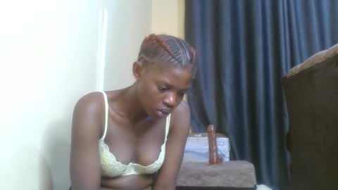 Snapshot of cute_banice chatting on January 7, 3:23 pm cute_banice online show from January 7, 3:23 pm