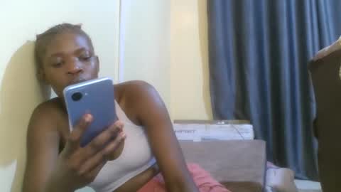 Snapshot of cute_banice chatting on January 8, 7:24 pm cute_banice online show from January 8, 7:24 pm
