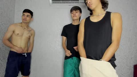 Snapshot of cute_boys18 chatting on January 6, 5:38 pm ARTURO-18 MATIAS-18 NIKOLAY-19 HADES-18 GABO-19 online show from January 6, 5:38 pm