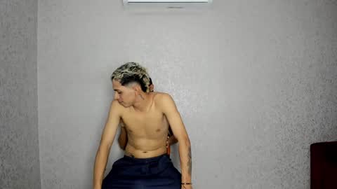 Snapshot of cute_boys18 chatting on January 13, 5:33 pm ARTURO-18 MATIAS-18 NIKOLAY-19 HADES-18 GABO-19 online show from January 13, 5:33 pm