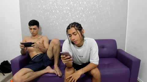 Snapshot of cute_boys18 chatting on January 22, 12:06 am ARTURO-18 MATIAS-18 NIKOLAY-19 HADES-18 GABO-19 online show from January 22, 12:06 am