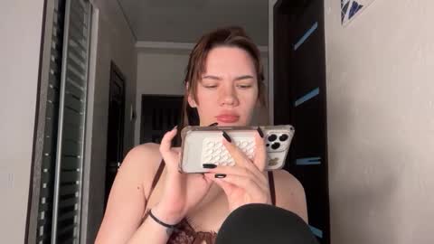 cute_bubbles online show from December 18, 7:03 am