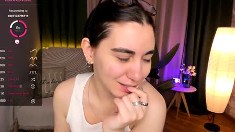 Snapshot of cute_chus chatting on December 4, 2:20 am Hanna online show from December 4, 2:20 am