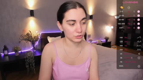 Snapshot of cute_chus chatting on December 12, 10:13 am Hanna online show from December 12, 10:13 am