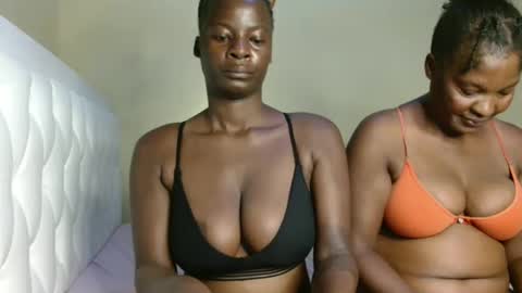 Snapshot of cute_dani01 chatting on February 15, 2:25 pm Dani online show from February 15, 2:25 pm