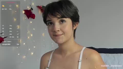 Snapshot of cute_eyess chatting on January 4, 9:31 pm Cute online show from January 4, 9:31 pm