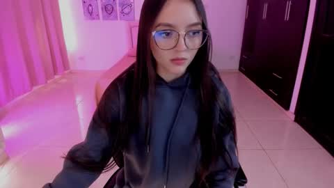 Bella Fox online show from January 12, 2:44 pm