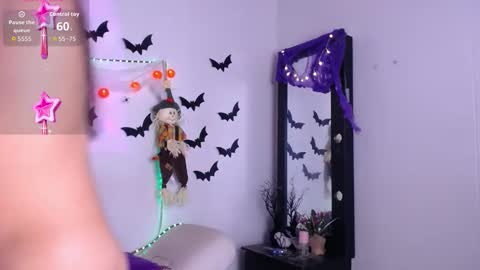 Snapshot of cute_horny12 chatting on October 16, 3:07 am Cute horny1 online show from October 16, 3:07 am