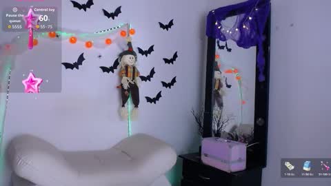 Snapshot of cute_horny12 chatting on October 19, 2:45 am Cute horny1 online show from October 19, 2:45 am