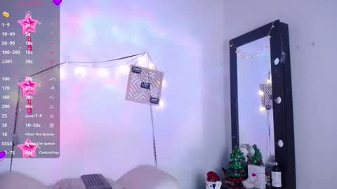 Snapshot of cute_horny12 chatting on November 14, 1:59 am Cute horny1 online show from November 14, 1:59 am