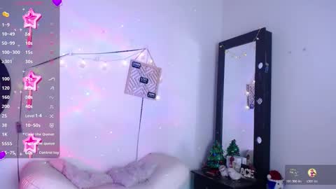 Snapshot of cute_horny12 chatting on November 18, 1:55 am Cute horny1 online show from November 18, 1:55 am