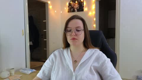 Snapshot of cute_junk chatting on February 8, 9:04 pm Kite and Jack online show from February 8, 9:04 pm