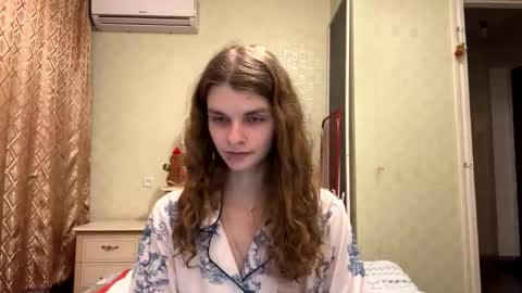cute_kitte online show from December 16, 7:08 pm