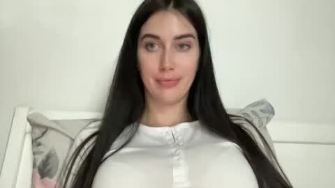 cute_kriss94 online show from May 4, 6:37 pm