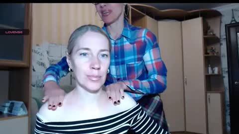 cute_lion_ online show from November 2, 12:07 pm