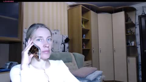 cute_lion_ online show from November 11, 5:35 pm