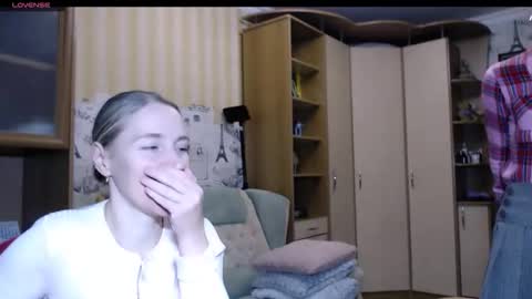 cute_lion_ online show from December 2, 2:23 pm