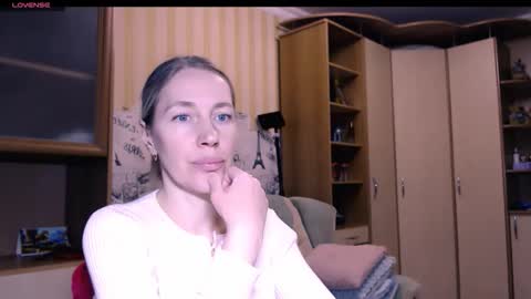 cute_lion_ online show from February 14, 2:58 pm