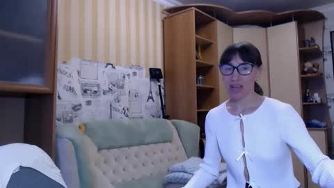 cute_lion_ online show from April 3, 12:36 pm