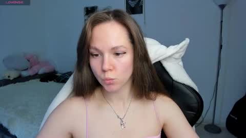 Emily online show from November 3, 4:03 am