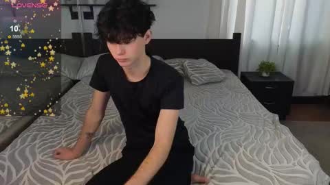 Snapshot of cute_mikex chatting on October 21, 2:56 am Mike online show from October 21, 2:56 am