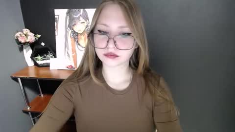 Snapshot of cute_minx chatting on March 10, 7:24 am Veronica online show from March 10, 7:24 am