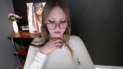 Snapshot of cute_minx chatting on March 17, 7:23 am Veronica online show from March 17, 7:23 am
