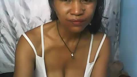 Snapshot of cute_moll chatting on February 8, 12:39 pm murielle online show from February 8, 12:39 pm