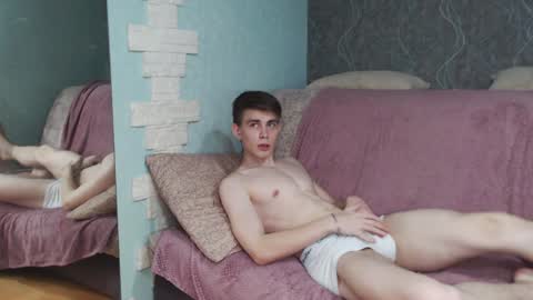 Snapshot of cute_oliver chatting on February 5, 7:31 pm Oliver online show from February 5, 7:31 pm
