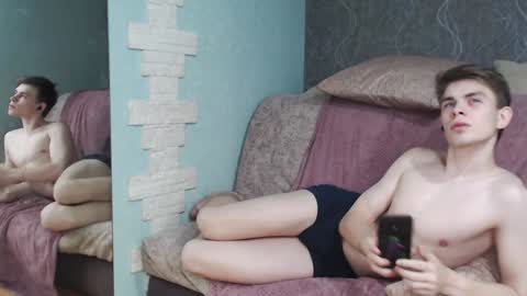 Snapshot of cute_oliver chatting on February 6, 9:28 pm Oliver online show from February 6, 9:28 pm