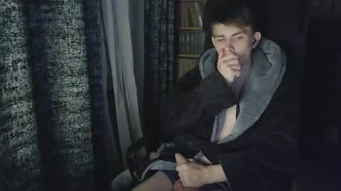 Snapshot of cute_oliver chatting on October 12, 7:35 pm Oliver online show from October 12, 7:35 pm