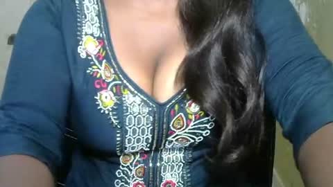 Snapshot of cute_payalji chatting on April 29, 1:43 am alia online show from April 29, 1:43 am